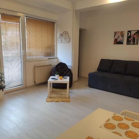 City Center White Apartment! Skopje Esterno foto