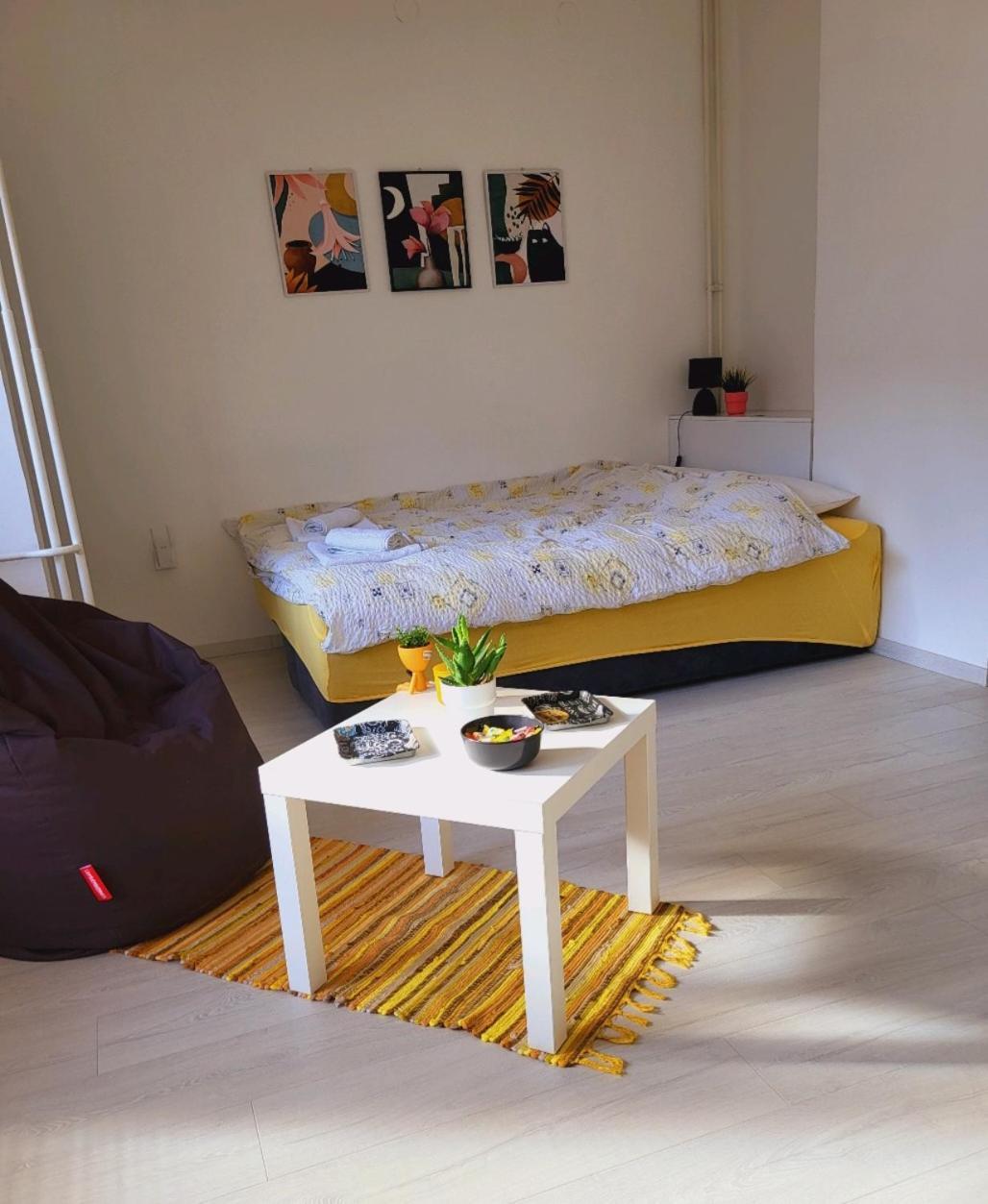 City Center White Apartment! Skopje Esterno foto
