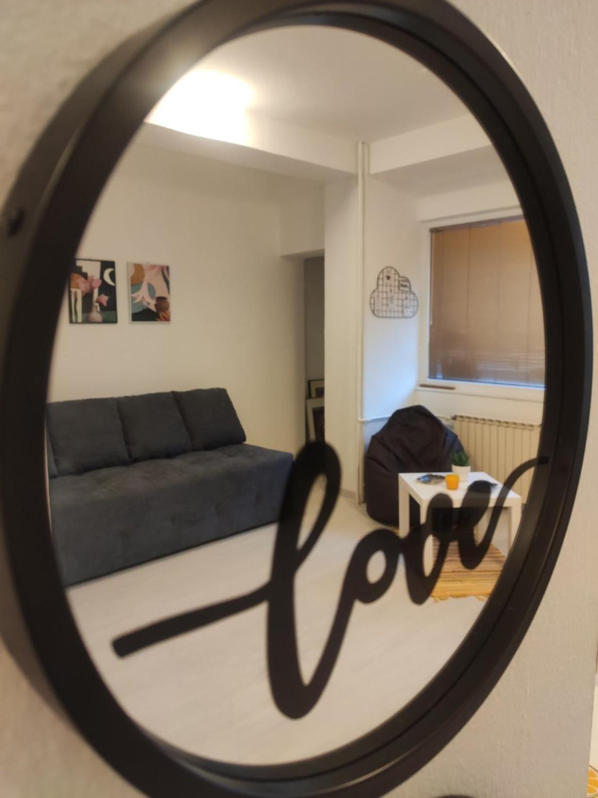 City Center White Apartment! Skopje Esterno foto