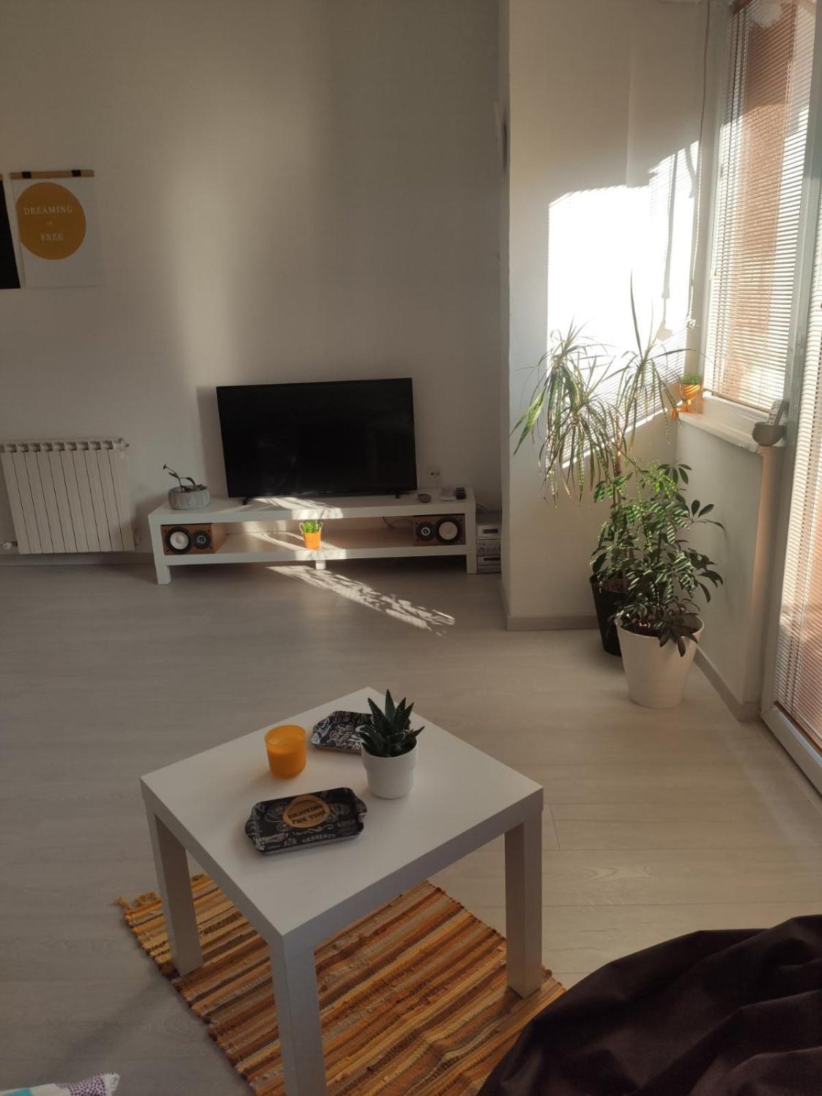 City Center White Apartment! Skopje Esterno foto
