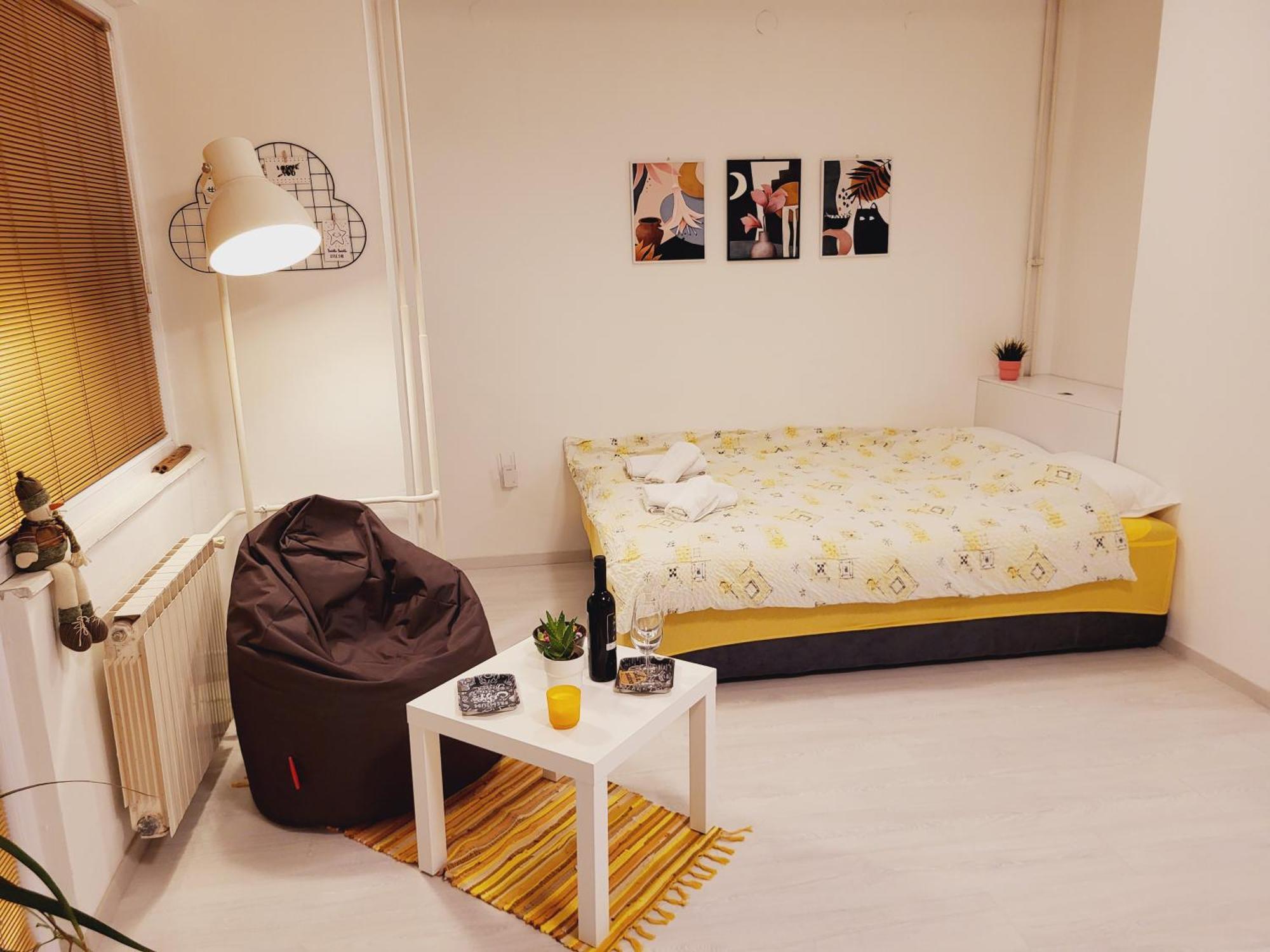 City Center White Apartment! Skopje Esterno foto
